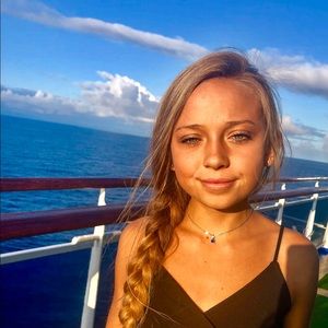 Meet your Posher, Harmony